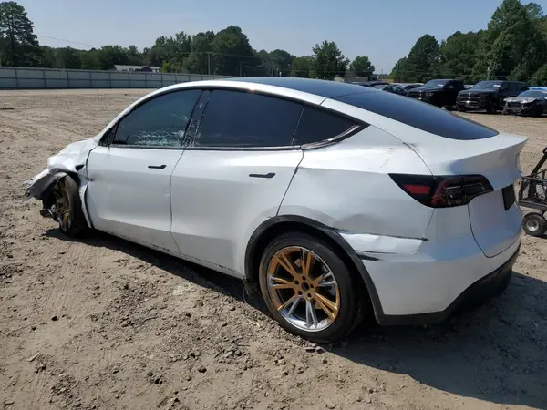 7SAYGAEEXPF895200 2023 TESLA MODEL Y - Image 2