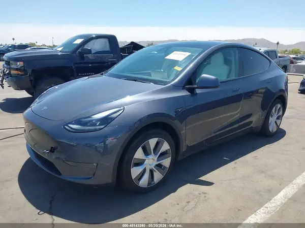 7SAYGAEEXPF907586 2023 TESLA MODEL Y - Image 2
