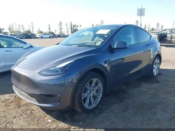 7SAYGAEEXPF942046 2023 TESLA MODEL Y - Image 2
