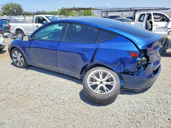 7SAYGAEEXPF946324 2023 TESLA MODEL Y - Image 2