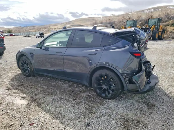 7SAYGAEEXPF963320 2023 TESLA MODEL Y - Image 2