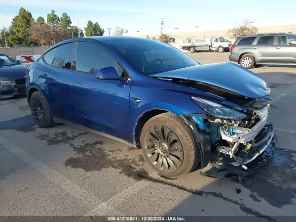 7SAYGAEEXPF966153 2023 TESLA MODEL Y - Image 1