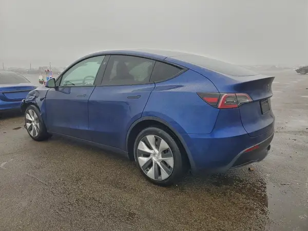 7SAYGAEEXPF971966 2023 TESLA MODEL Y - Image 2