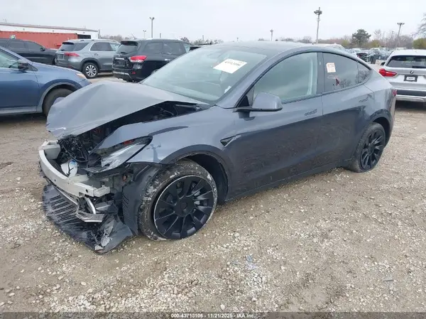 7SAYGAEEXPF976827 2023 TESLA MODEL Y - Image 2