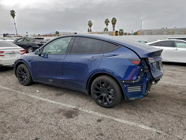 7SAYGAEEXRF008875 2024 TESLA MODEL Y - Image 2