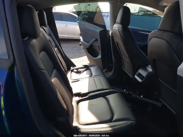 7SAYGAEEXRF009394 2024 TESLA MODEL Y - Image 8