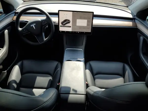 7SAYGAEEXRF016023 2024 TESLA MODEL Y - Image 8