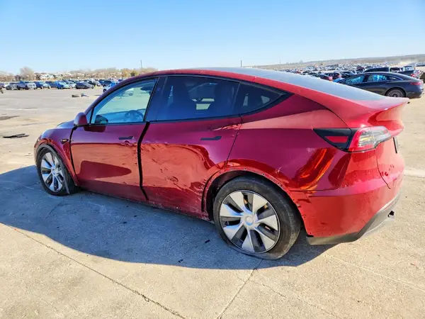 7SAYGAEEXRF018404 2024 TESLA MODEL Y - Image 2