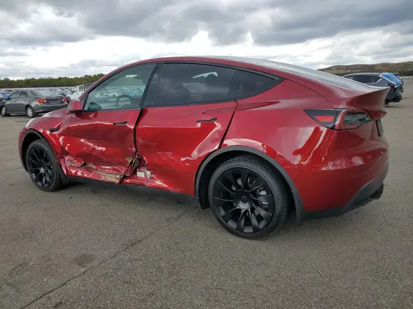 7SAYGAEEXRF018760 2024 TESLA MODEL Y - Image 2