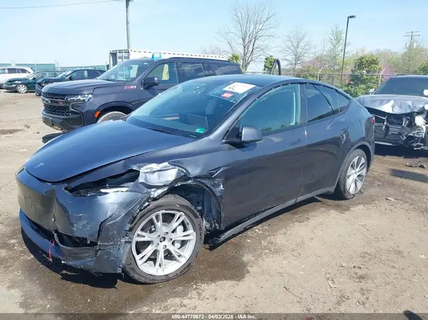 7SAYGAEEXRF020217 2024 TESLA MODEL Y - Image 2