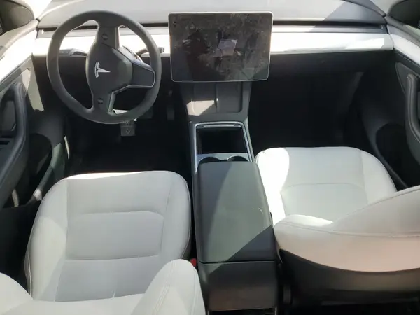 7SAYGAEEXRF021660 2024 TESLA MODEL Y - Image 8