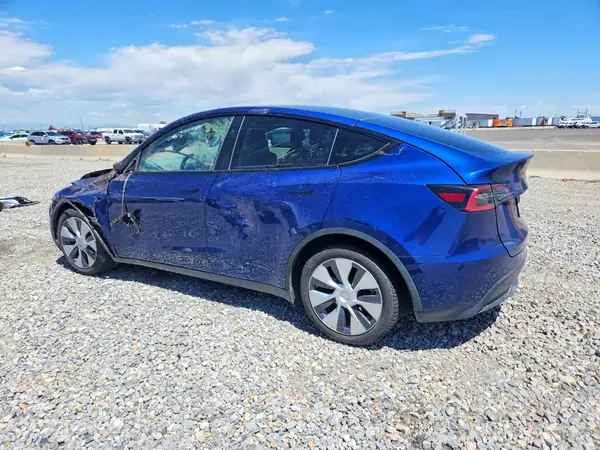 7SAYGAEEXRF023506 2024 TESLA MODEL Y - Image 2