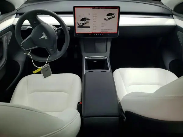 7SAYGAEEXRF030410 2024 TESLA MODEL Y - Image 8