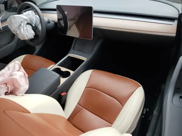 7SAYGAEEXRF060264 2024 TESLA MODEL Y - Image 8