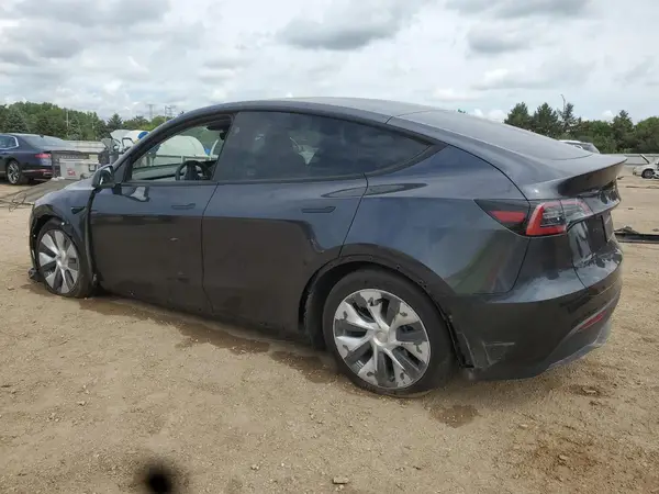 7SAYGAEEXRF072902 2024 TESLA MODEL Y - Image 2