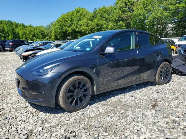 7SAYGAEEXRF077047 2024 TESLA MODEL Y - Image 1