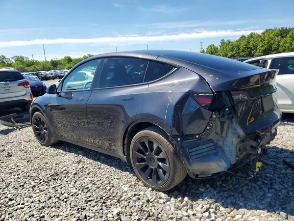 7SAYGAEEXRF077047 2024 TESLA MODEL Y - Image 2