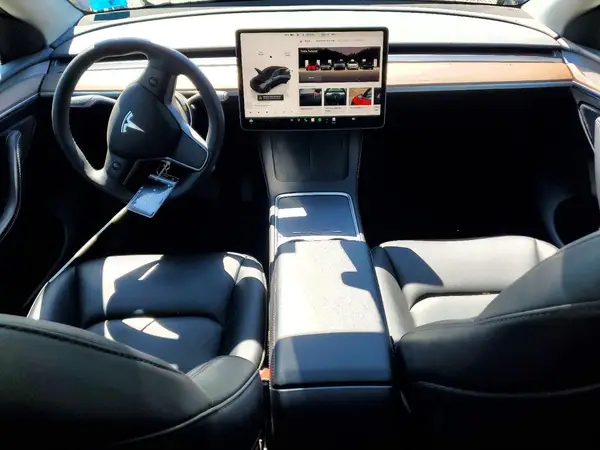7SAYGAEEXRF077047 2024 TESLA MODEL Y - Image 8