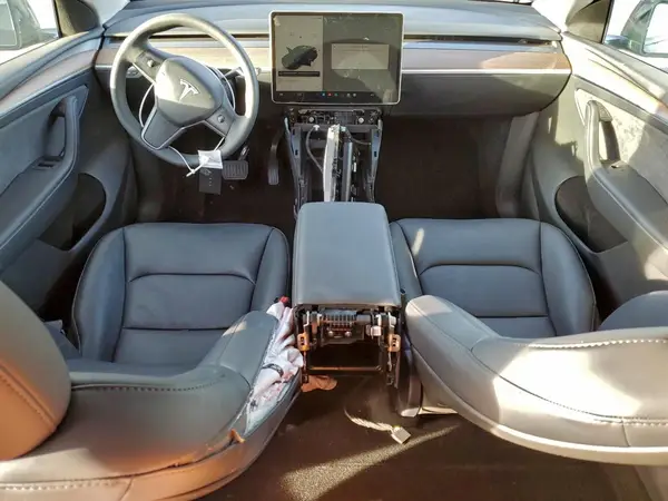 7SAYGAEEXRF092275 2024 TESLA MODEL Y - Image 8
