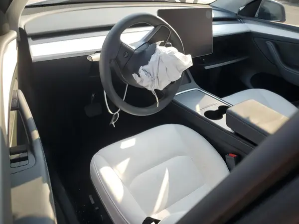 7SAYGAEEXRF109995 2024 TESLA MODEL Y - Image 8