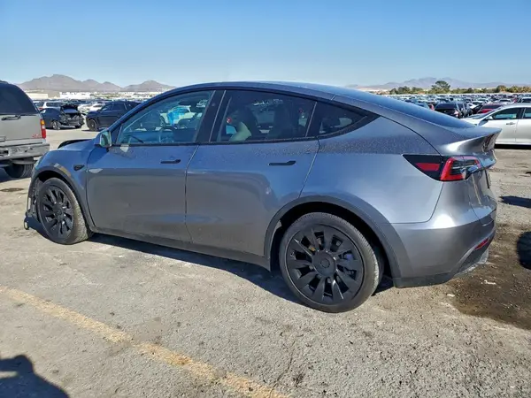 7SAYGAEEXRF110371 2024 TESLA MODEL Y - Image 2