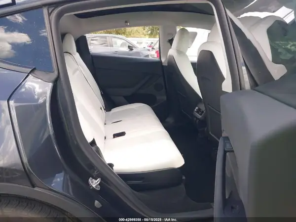 7SAYGAEEXRF117904 2024 TESLA MODEL Y - Image 8