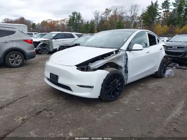 7SAYGAEEXRF152474 2024 TESLA MODEL Y - Image 2