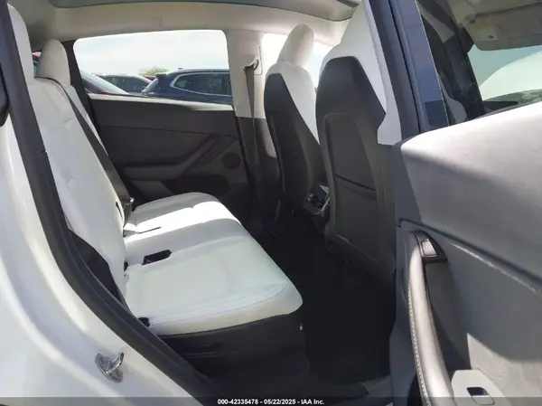 7SAYGAEEXRF165581 2024 TESLA MODEL Y - Image 8
