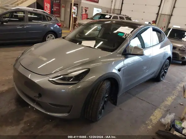 7SAYGAEEXRF170814 2024 TESLA MODEL Y - Image 2