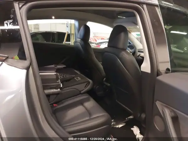 7SAYGAEEXRF170814 2024 TESLA MODEL Y - Image 8