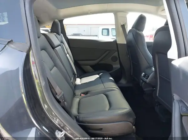 7SAYGAEEXRF180212 2024 TESLA MODEL Y - Image 8