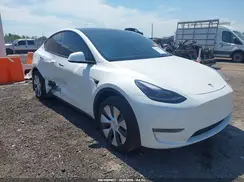 7SAYGAEEXRF186785 2024 TESLA MODEL Y