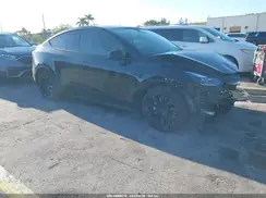 7SAYGAEEXRF201172 2024 TESLA MODEL Y