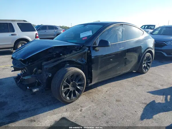 7SAYGAEEXRF201172 2024 TESLA MODEL Y - Image 2