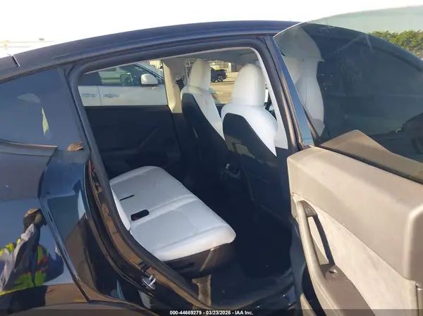 7SAYGAEEXRF201172 2024 TESLA MODEL Y - Image 8