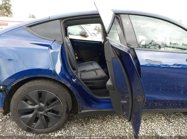 7SAYGAEEXRF206288 2024 TESLA MODEL Y - Image 8