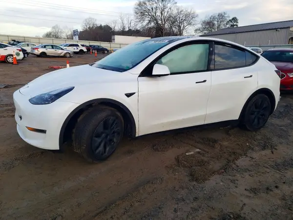 7SAYGAEEXRF206646 2024 TESLA MODEL Y - Image 1
