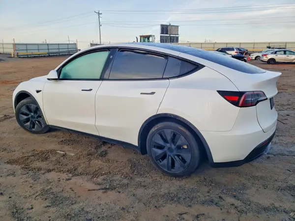 7SAYGAEEXRF206646 2024 TESLA MODEL Y - Image 2