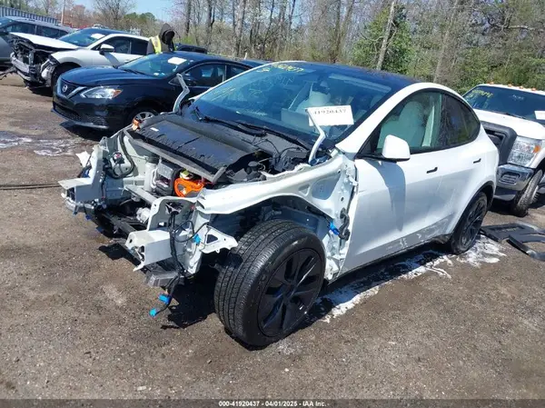 7SAYGAEEXRF208493 2024 TESLA MODEL Y - Image 2