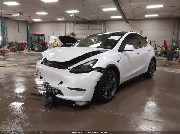 7SAYGAEEXRF214729 2024 TESLA MODEL Y - Image 2