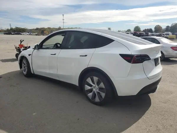 7SAYGAEEXRF981884 2024 TESLA MODEL Y - Image 2