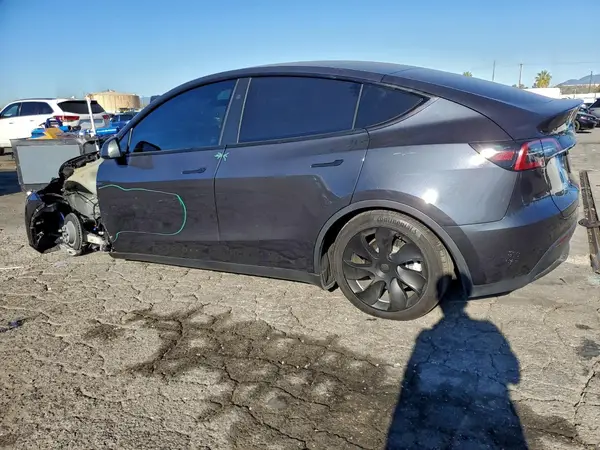 7SAYGAEEXRF982422 2024 TESLA MODEL Y - Image 2