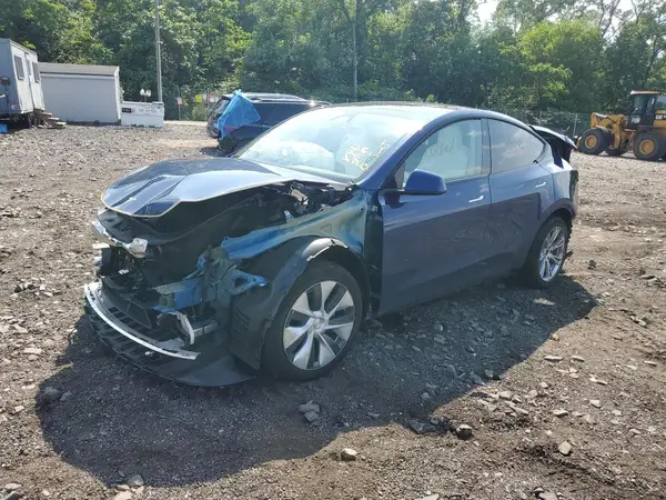 7SAYGAEEXRF983702 2024 TESLA MODEL Y - Image 1
