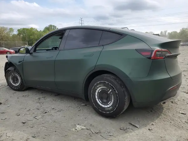 7SAYGAEEXRF987104 2024 TESLA MODEL Y - Image 2