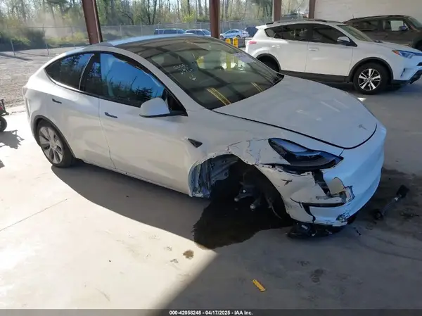 7SAYGAEEXRF988561 2024 TESLA MODEL Y - Image 1