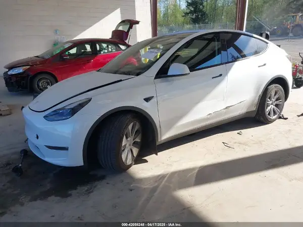 7SAYGAEEXRF988561 2024 TESLA MODEL Y - Image 2