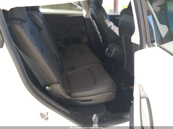 7SAYGAEEXRF988561 2024 TESLA MODEL Y - Image 8