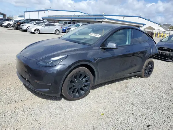 7SAYGAEEXRF988799 2024 TESLA MODEL Y - Image 1