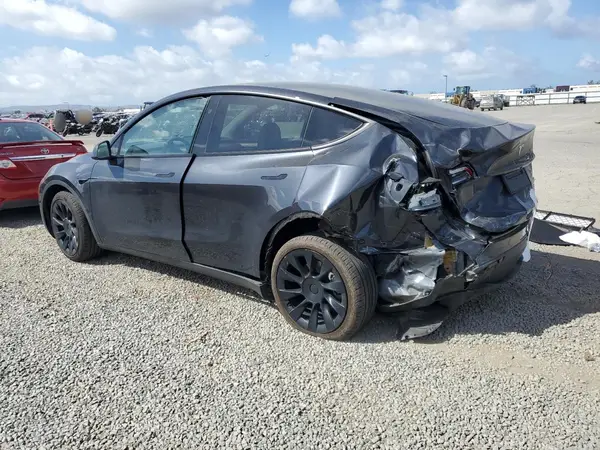 7SAYGAEEXRF988799 2024 TESLA MODEL Y - Image 2