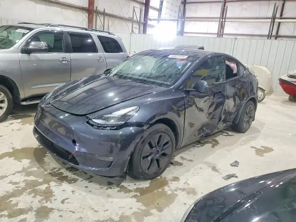 7SAYGAEEXSF228569 2025 TESLA MODEL Y - Image 1